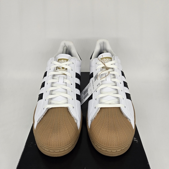 Adidas Superstar ADV IE0669 White Black Gum Men's Shoes Size 10.5 New - Picture 2 of 8
